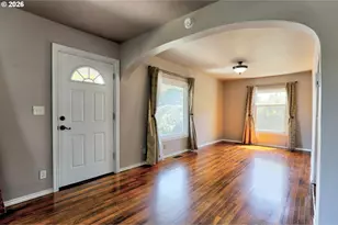 318 E 13th St, The Dalles, OR 97058 - Photo 2