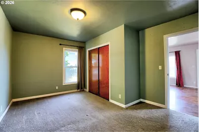 318 E 13th St, The Dalles, OR 97058 - Photo 8