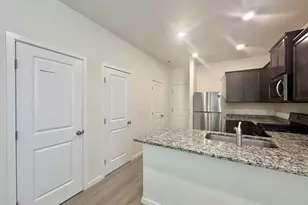 64 NE 134th Pl, Portland, OR 97230 - Photo 10