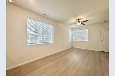64 NE 134th Pl, Portland, OR 97230 - Photo 4