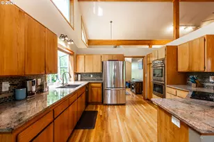 2660 Bowmont Dr, Eugene, OR 97405 - Photo 16