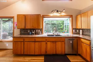 2660 Bowmont Dr, Eugene, OR 97405 - Photo 20
