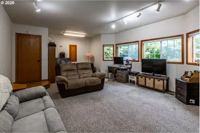 2660 Bowmont Dr, Eugene, OR 97405 - Photo 28