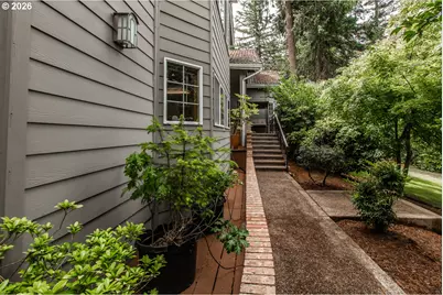 2660 Bowmont Dr, Eugene, OR 97405 - Photo 2