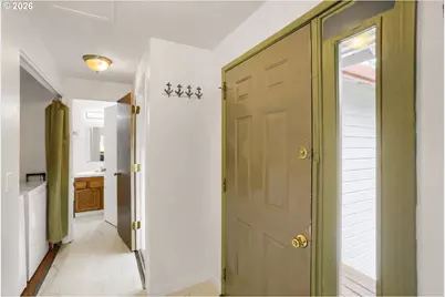 18402 SW Burns Ridge Ct #A, Beaverton, OR 97007 - Photo 2
