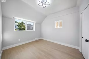 1925 SE Sherrett St, Portland, OR 97202 - Photo 24