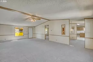 18485 SW Pacific Dr, Tualatin, OR 97062 - Photo 2