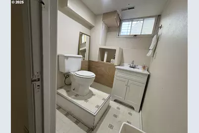 960/970 W 7th Ave, Eugene, OR 97402 - Photo 14