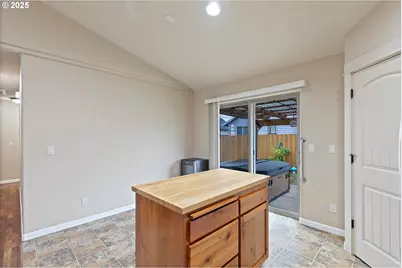 723 N 7th St, Carlton, OR 97111 - Photo 10