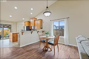 723 N 7th St, Carlton, OR 97111 - Photo 6