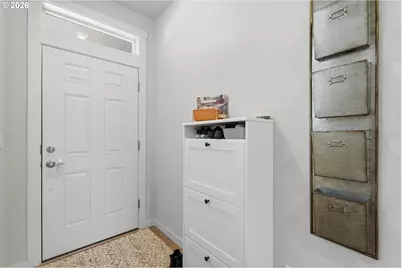 8815 SW Mohegan Ln, Tualatin, OR 97062 - Photo 6