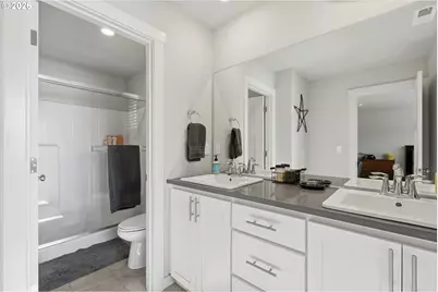 8815 SW Mohegan Ln, Tualatin, OR 97062 - Photo 28