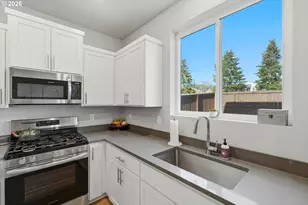 8815 SW Mohegan Ln, Tualatin, OR 97062 - Photo 12