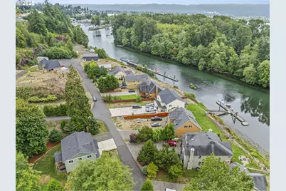 26 Marina Dr, Cathlamet, WA 98612 - Photo 2