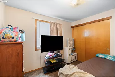 11625 SE Washington St, Portland, OR 97216 - Photo 32