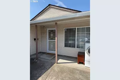 11625 SE Washington St, Portland, OR 97216 - Photo 2