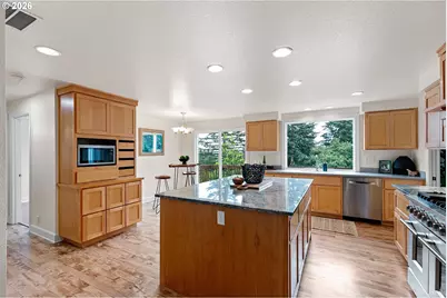3335 Bentley Ave, Eugene, OR 97405 - Photo 12