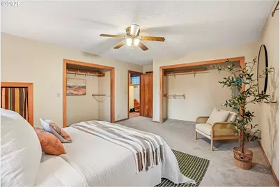 11745 SE Wood Ave, Milwaukie, OR 97222 - Photo 28