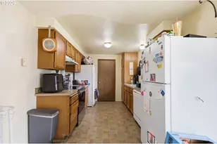 920 Echo Hollow Rd, Eugene, OR 97402 - Photo 10