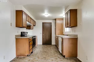 920 Echo Hollow Rd, Eugene, OR 97402 - Photo 18