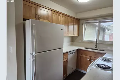 1725 Salishan St, Salem, OR 97302 - Photo 6