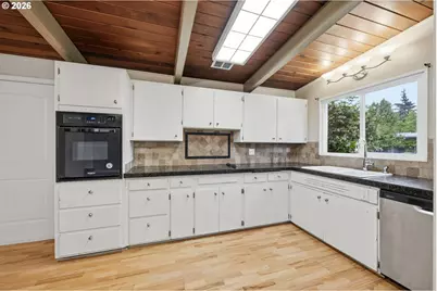 1430 Barton St, Eugene, OR 97404 - Photo 4