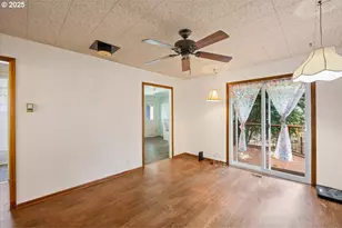 635 NW 4th Ave, Myrtle Creek, OR 97457 - Photo 2