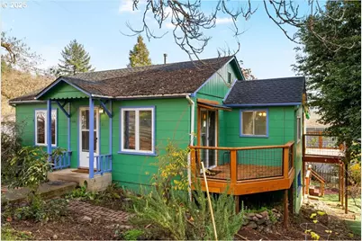 635 NW 4th Ave, Myrtle Creek, OR 97457 - Photo 1