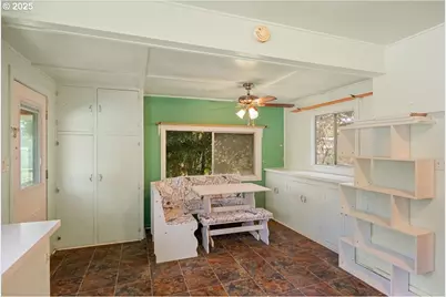 635 NW 4th Ave, Myrtle Creek, OR 97457 - Photo 4