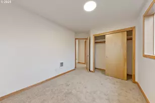 639 Oakwood Dr, Eugene, OR 97402 - Photo 16