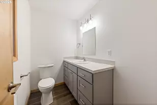 639 Oakwood Dr, Eugene, OR 97402 - Photo 12