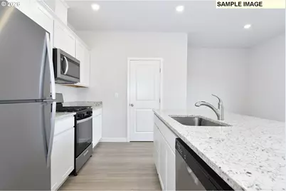 1343 Owl Ave, Woodburn, OR 97071 - Photo 10