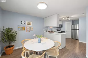 225 Cervantes Cir, Lake Oswego, OR 97035 - Photo 18