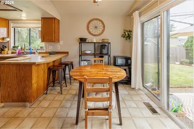 1729 SE 160th Ave, Portland, OR 97233 - Photo 8