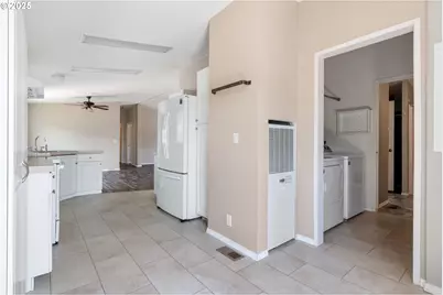 201 W Oakview Ave, Centralia, WA 98531 - Photo 14