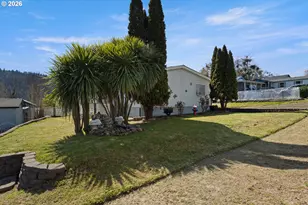 771 SE Hall St, Winston, OR 97496 - Photo 1