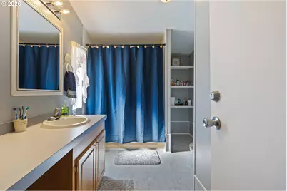 771 SE Hall St, Winston, OR 97496 - Photo 32