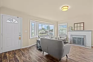 357 E St, Independence, OR 97351 - Photo 10