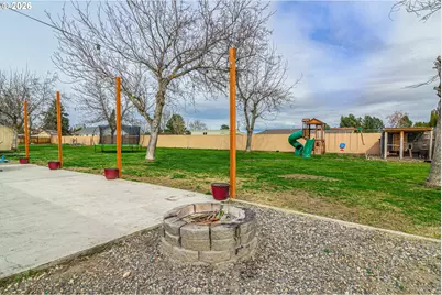 240 NW Jewell Ct, Irrigon, OR 97844 - Photo 18