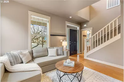 913 Falcon Ct, Hood River, OR 97031 - Photo 6