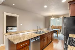 913 Falcon Ct, Hood River, OR 97031 - Photo 12