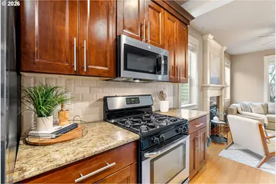 913 Falcon Ct, Hood River, OR 97031 - Photo 10