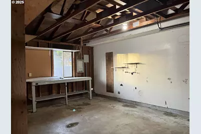 2215 24th St, Florence, OR 97439 - Photo 30