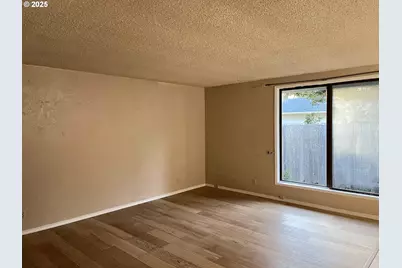 2215 24th St, Florence, OR 97439 - Photo 14