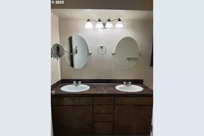 2215 24th St, Florence, OR 97439 - Photo 8