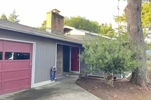 2215 24th St, Florence, OR 97439 - Photo 2