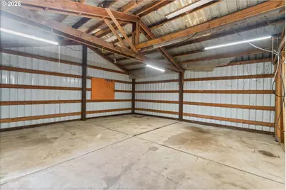 27783 SW Strawberry Hill Dr, Hillsboro, OR 97123 - Photo 38