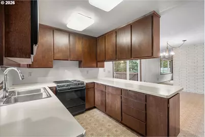 27783 SW Strawberry Hill Dr, Hillsboro, OR 97123 - Photo 6