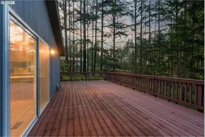 27783 SW Strawberry Hill Dr, Hillsboro, OR 97123 - Photo 30