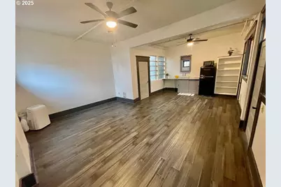 8212 N Denver Ave, Portland, OR 97217 - Photo 10